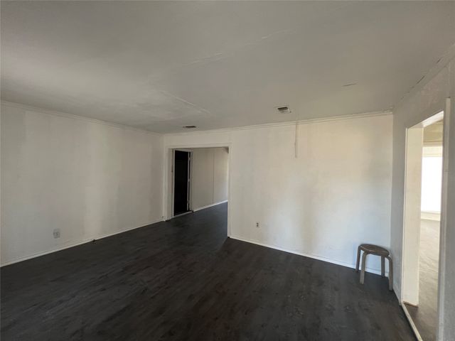 1104 Bell Drive, Greenville, TX 75401