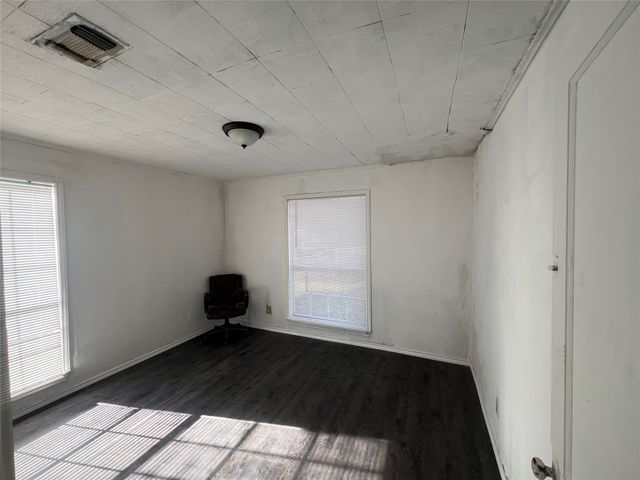 1104 Bell Drive, Greenville, TX 75401