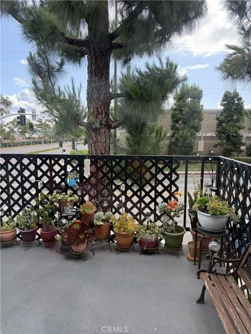 2599 Walnut 205, Signal Hill, CA 90755