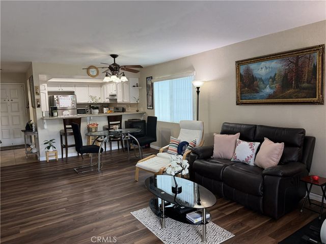 2599 Walnut 205, Signal Hill, CA 90755