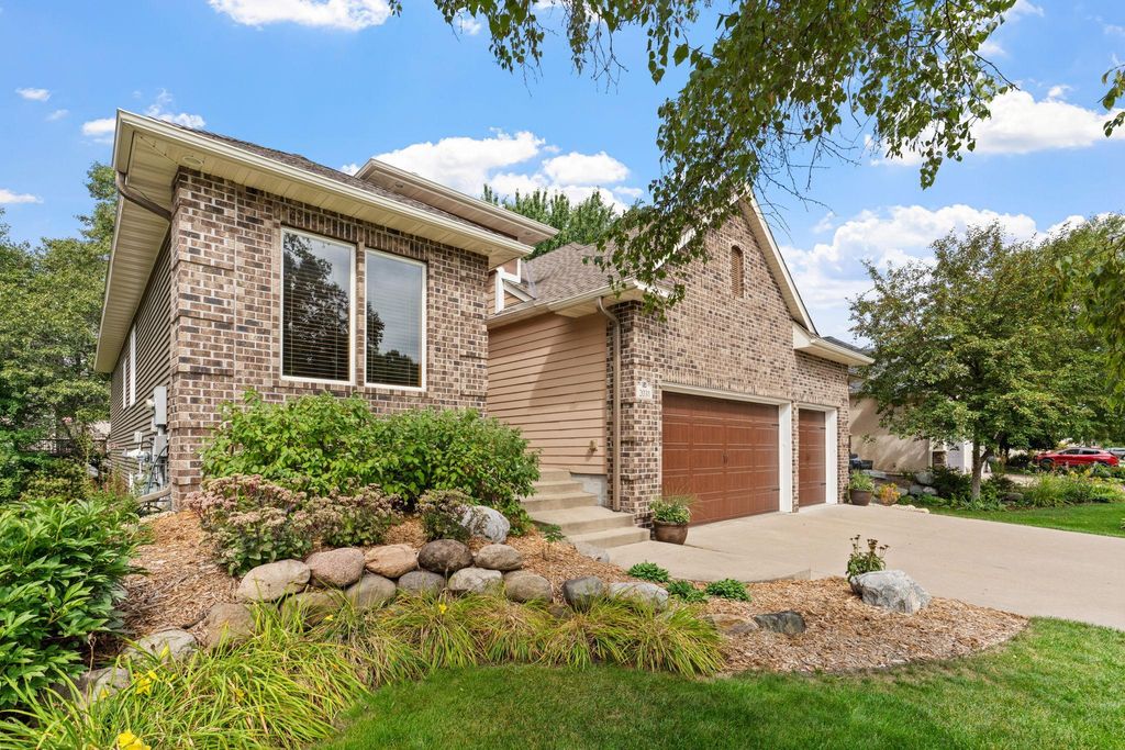 2031 118th Avenue NE, Blaine, MN 55449 — photo 2