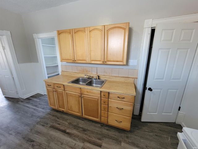 636 W Creighton Avenue, Fort Wayne, IN 46807