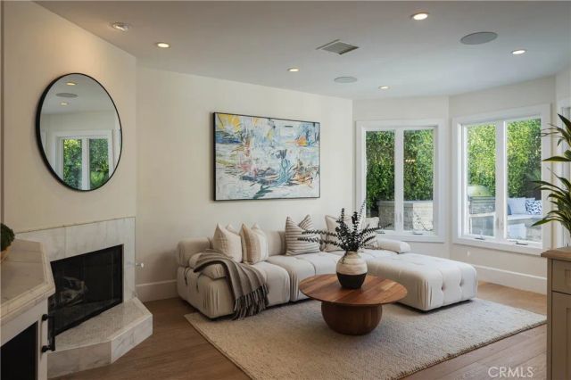 433 Seaward, Corona Del Mar, CA 92625