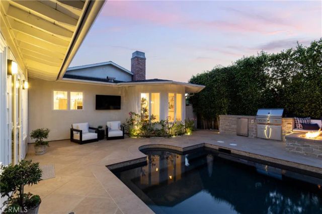 433 Seaward, Corona Del Mar, CA 92625
