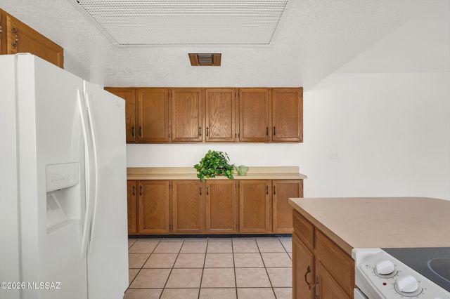 1897 N Fountain Park Drive, Tucson, AZ 85715