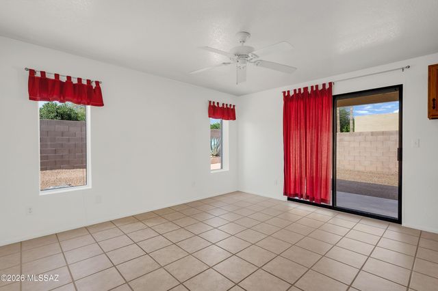 1897 N Fountain Park Drive, Tucson, AZ 85715