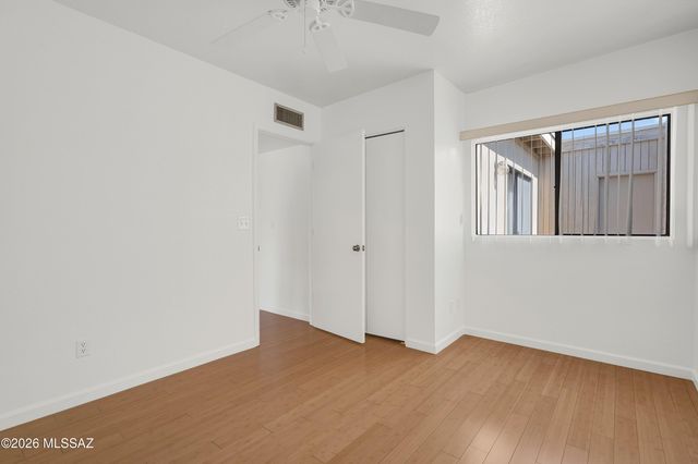 1897 N Fountain Park Drive, Tucson, AZ 85715