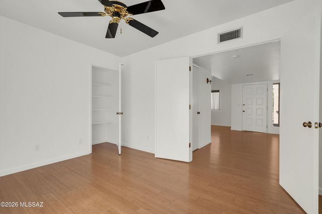 1897 N Fountain Park Drive, Tucson, AZ 85715