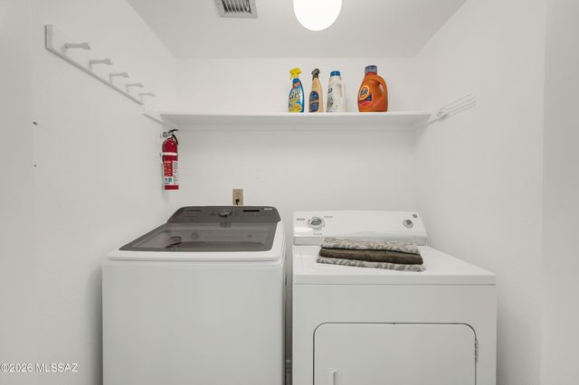 1897 N Fountain Park Drive, Tucson, AZ 85715