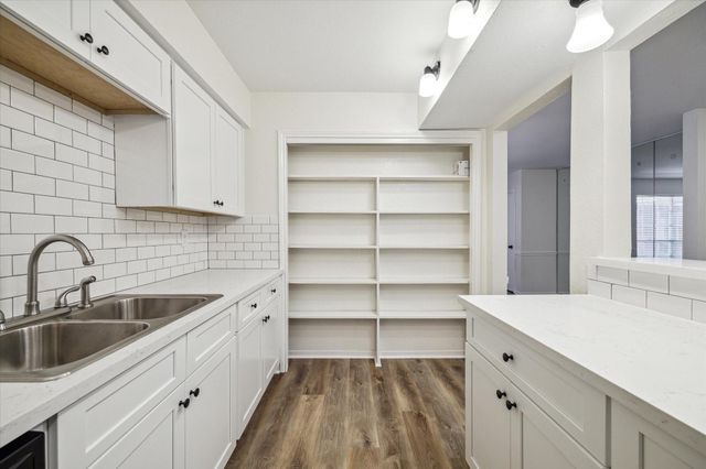 11540 Chimney Rock Road 128, Houston, TX 77035