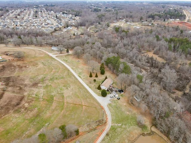 166 Double Bridge Road, Boiling Springs, SC 29316