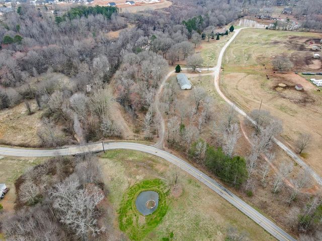 166 Double Bridge Road, Boiling Springs, SC 29316