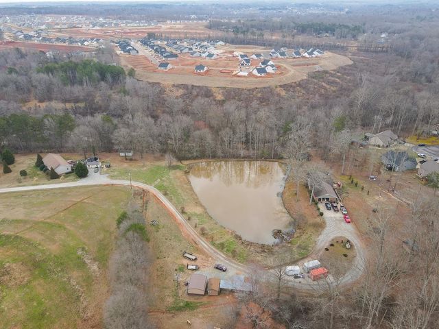 166 Double Bridge Road, Boiling Springs, SC 29316