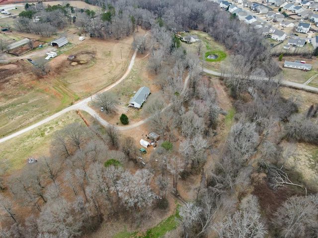 166 Double Bridge Road, Boiling Springs, SC 29316