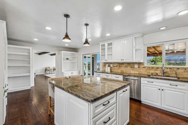1052 Ranchito Vista, Alpine, CA 91901