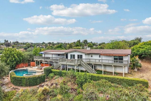 1052 Ranchito Vista, Alpine, CA 91901