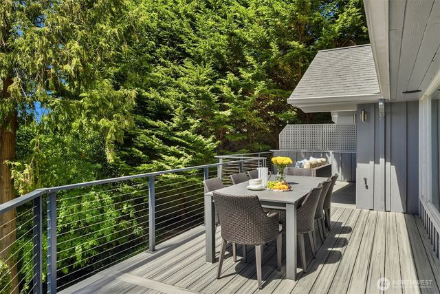 895 NW Elford Drive, Seattle, WA 98177