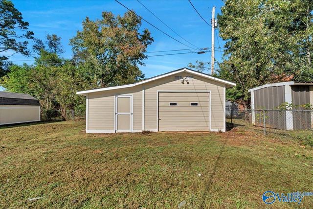 1318 Sheraton Road SE, Decatur, AL 35603