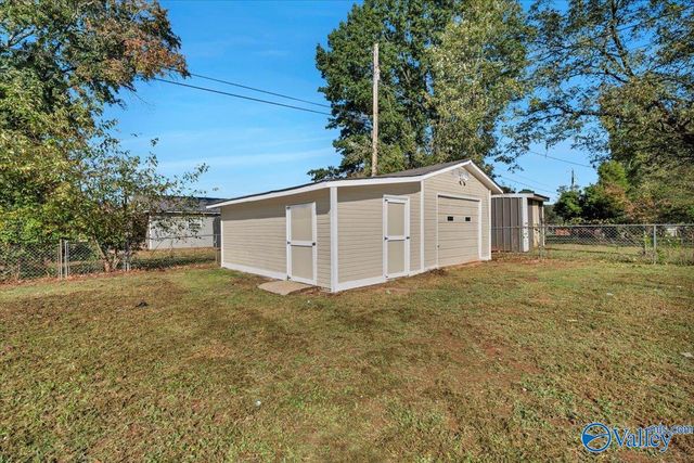 1318 Sheraton Road SE, Decatur, AL 35603