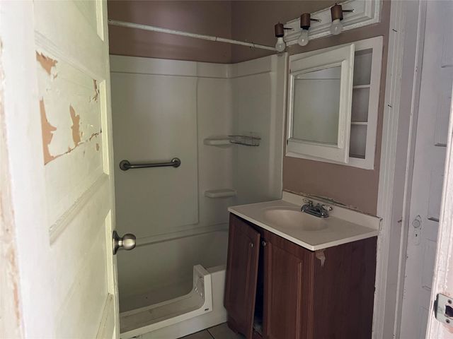 5745 Newport Street, Houston, TX 77023