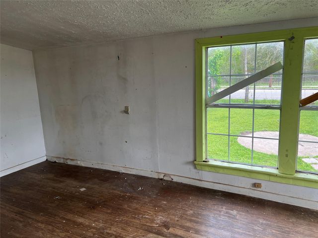 5745 Newport Street, Houston, TX 77023