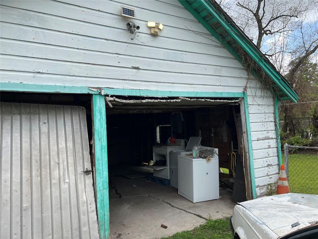 5745 Newport Street, Houston, TX 77023