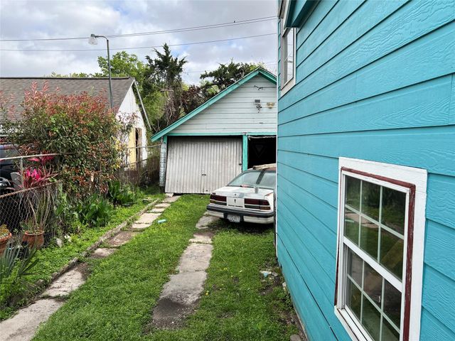 5745 Newport Street, Houston, TX 77023