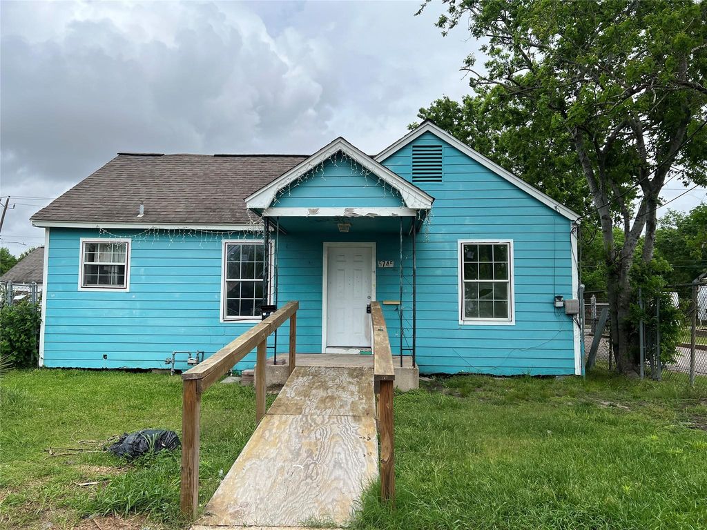 5745 Newport Street, Houston, TX 77023