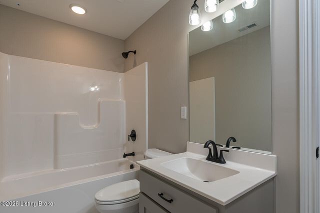 389 Williamsburg Dr, Mt Washington, KY 40047