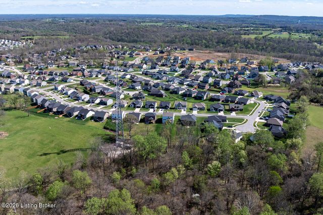 389 Williamsburg Dr, Mt Washington, KY 40047