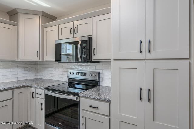 389 Williamsburg Dr, Mt Washington, KY 40047