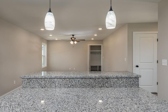 389 Williamsburg Dr, Mt Washington, KY 40047