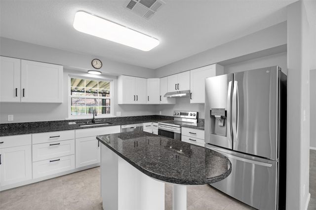 605 Helms Avenue, Wharton, TX 77488