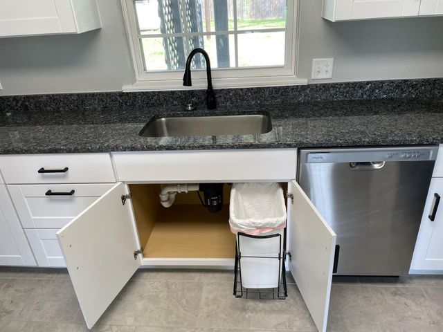 605 Helms Avenue, Wharton, TX 77488