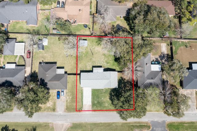 605 Helms Avenue, Wharton, TX 77488
