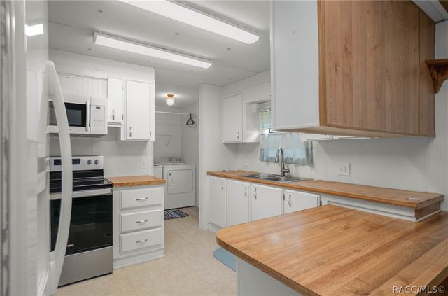 7892 W Missy Place, Dunnellon, FL 34433