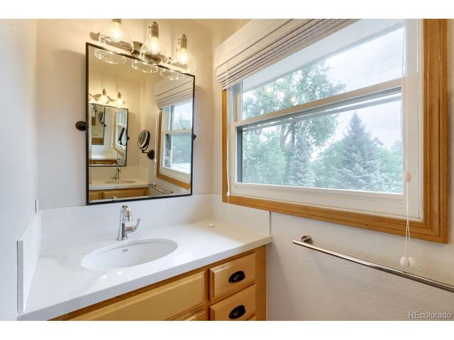 3518 Manzanita Dr, Loveland, CO 80537