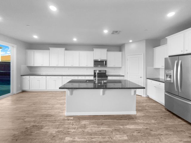 8416 Tapies Way, Elk Grove, CA 95624