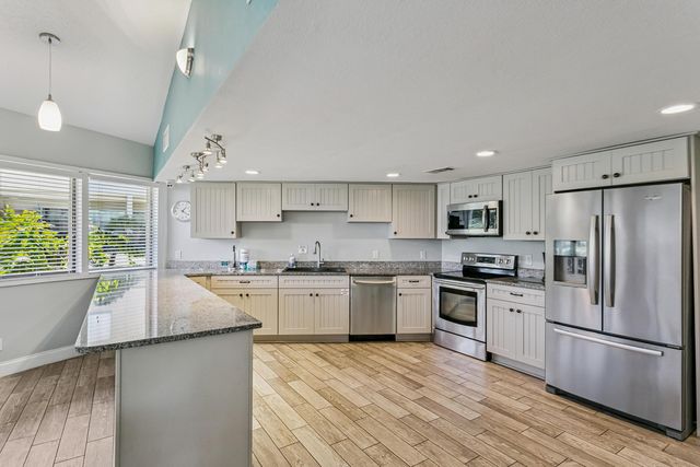 1530 SE Miracle Strip Parkway 111B, Fort Walton Beach, FL 32548