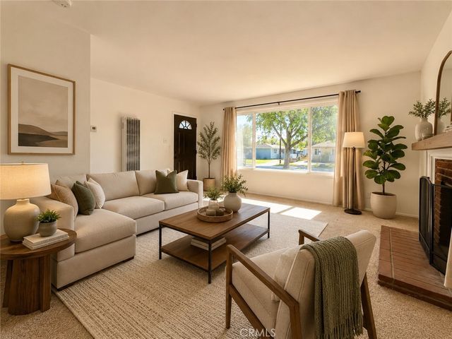 44137 Fern, Lancaster, CA 93534