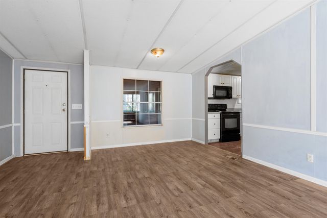 3385 High Hill Dr., Little River, SC 29566