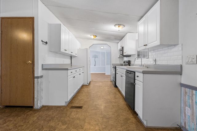 3385 High Hill Dr., Little River, SC 29566