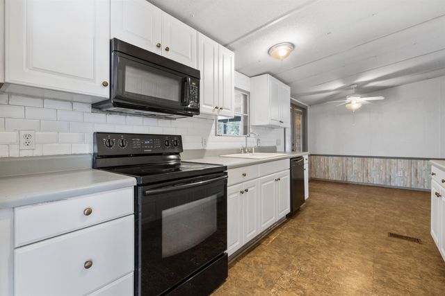 3385 High Hill Dr., Little River, SC 29566