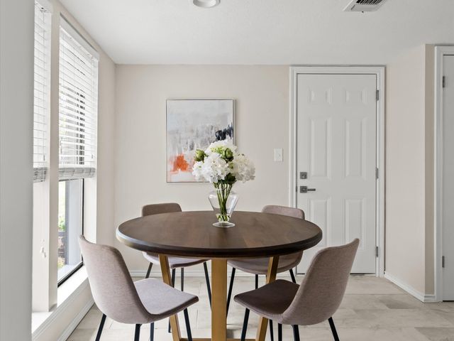 10404 Spicewood Mesa, Austin, TX 78759