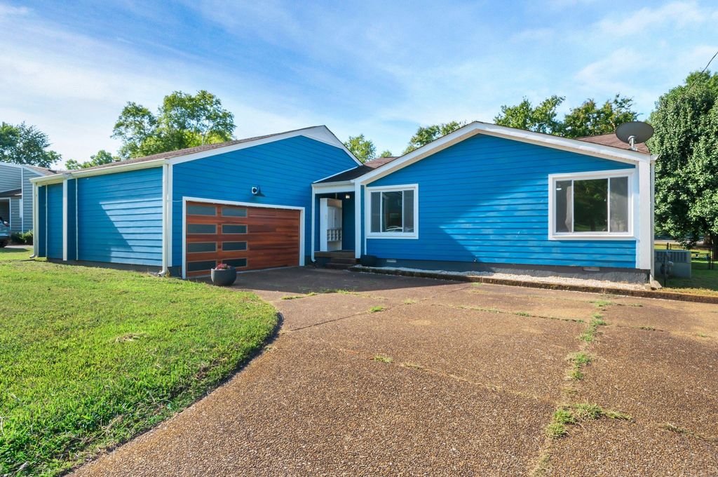 6928 Stone Creek Rd, Nashville, TN 37221