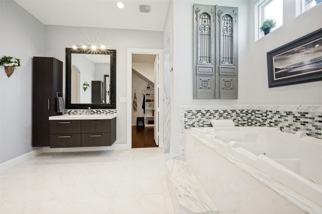 2501 Oak Bluff Drive, Corinth, TX 76210
