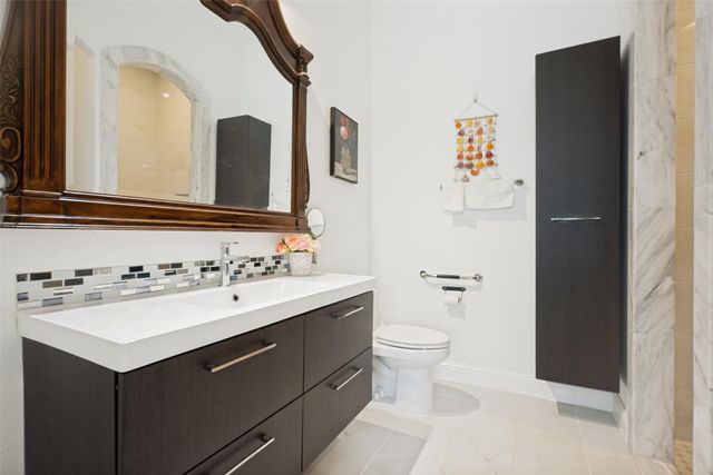 2501 Oak Bluff Drive, Corinth, TX 76210