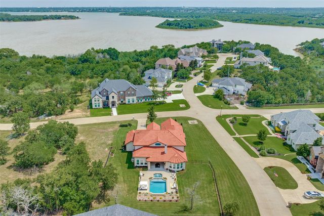 2501 Oak Bluff Drive, Corinth, TX 76210