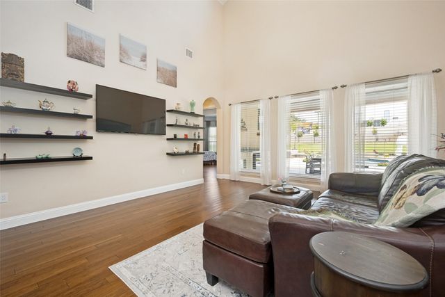2501 Oak Bluff Drive, Corinth, TX 76210