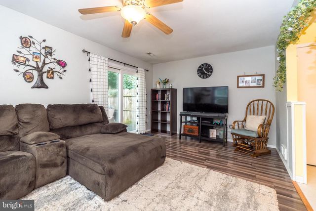 117 CALDERWOOD LN, Mount Laurel, NJ 08054